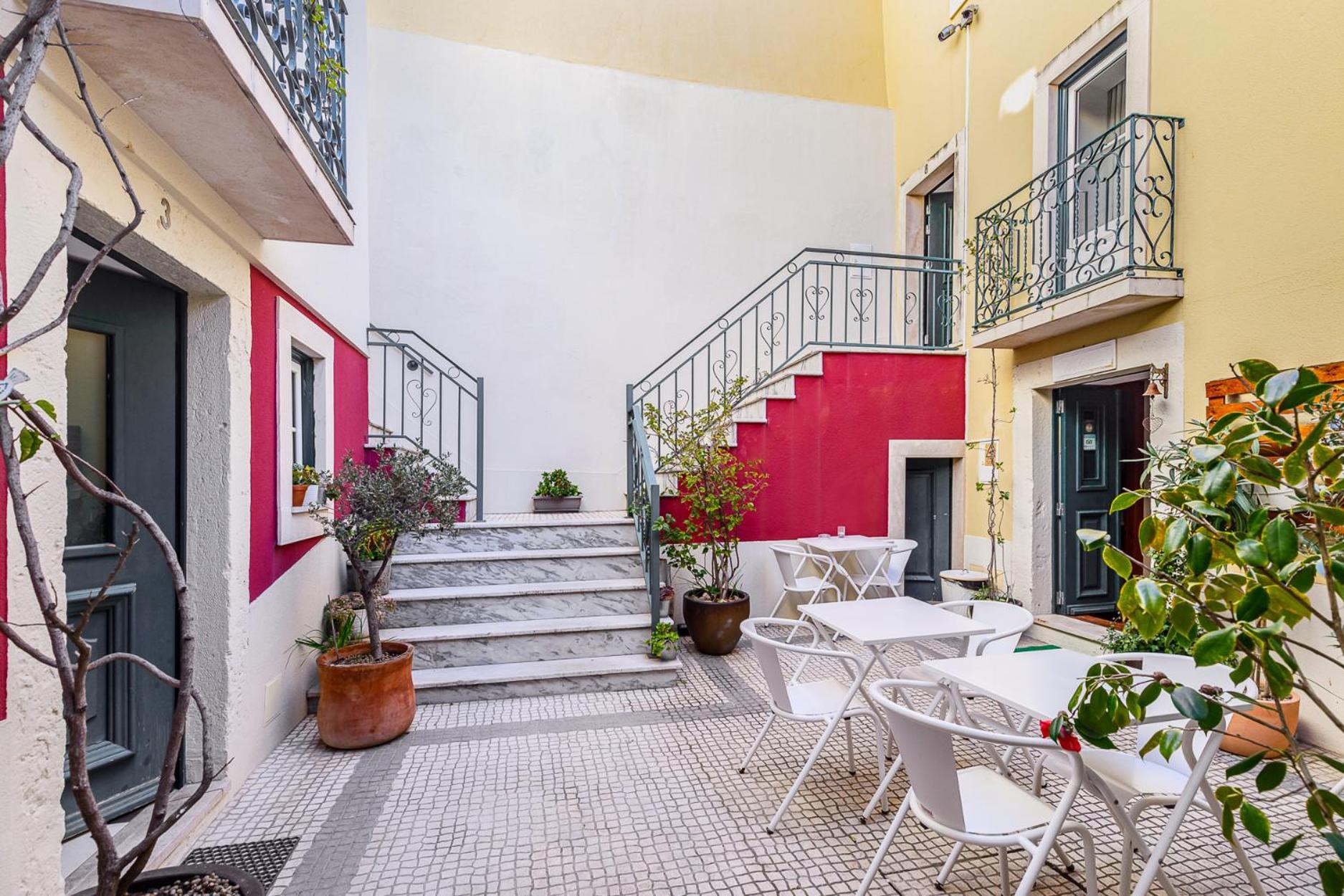 Pateo Santo Estevao-Self Catering Apartments Лиссабон Экстерьер фото